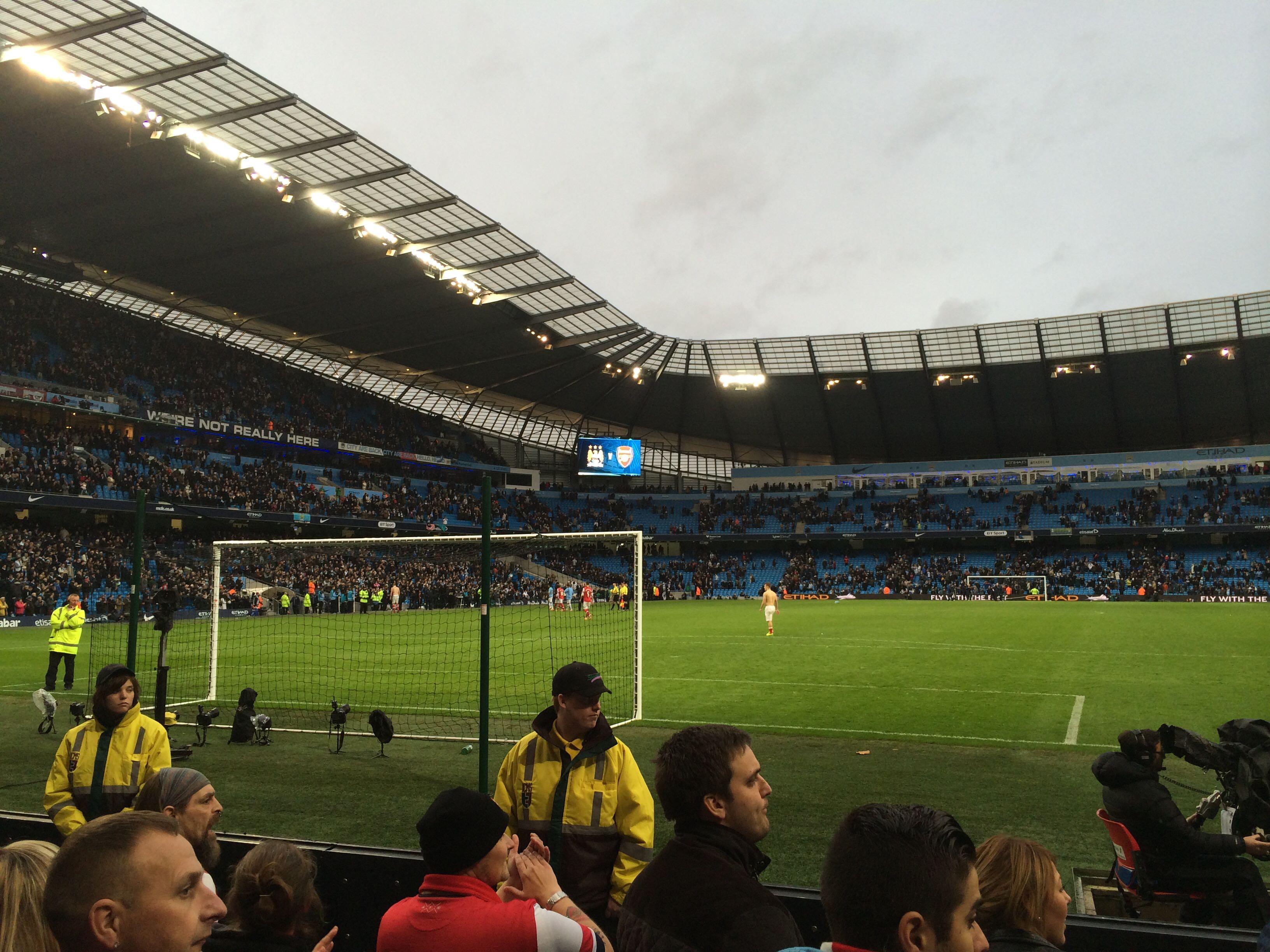 尽管与托特 尽管与托特