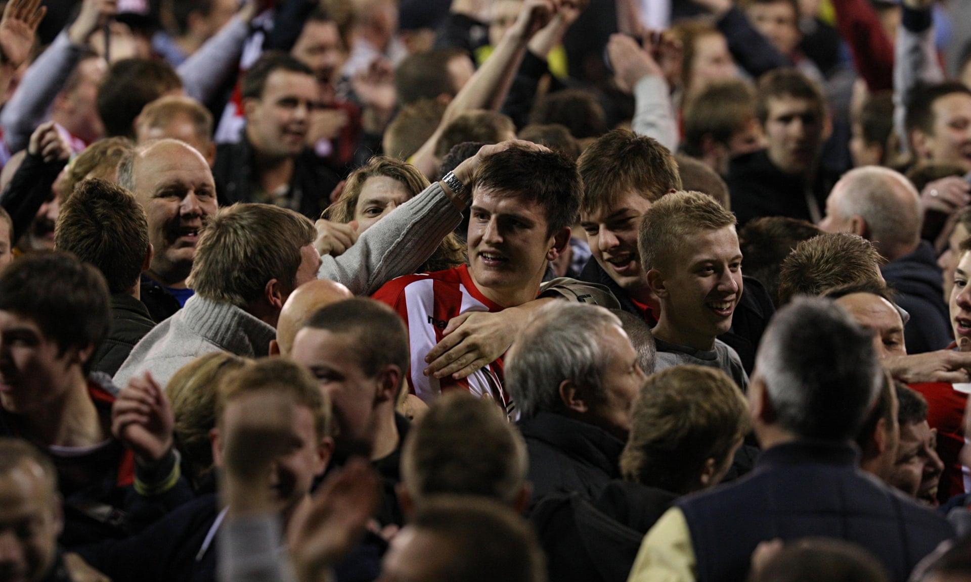 英媒:曼联最新一轮裁员于6月底结束,多位功勋员工确认离队.